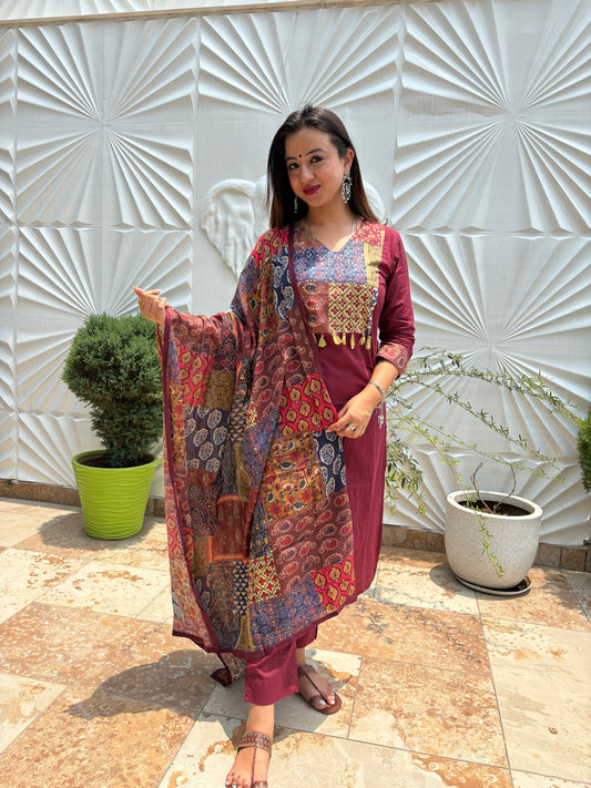 Premium Quality Pure Cotton Kalamkari Printed Straight Kurti Pant Dupatta Set.