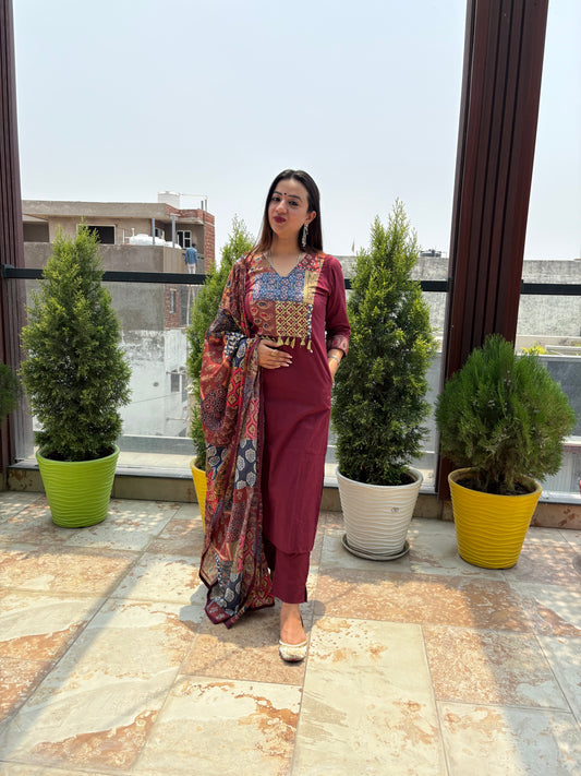 Premium Quality Pure Cotton Kalamkari Printed Straight Kurti Pant Dupatta Set.