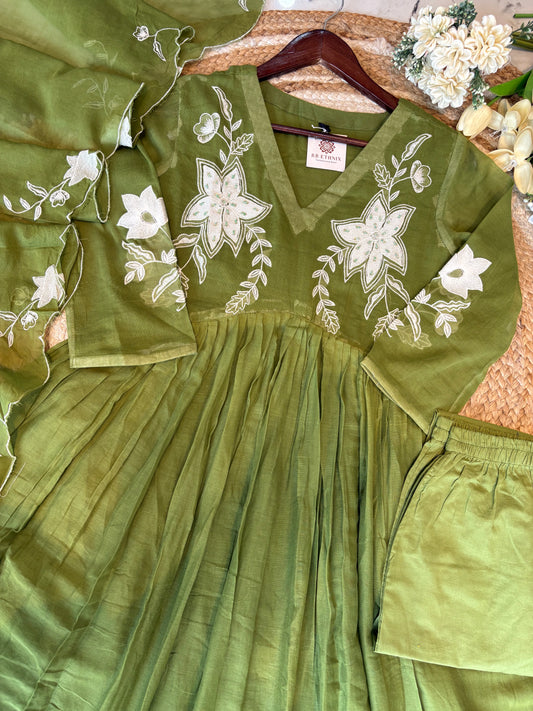 Premium Quality Pure Mul-Cotton Thread work Alia Cut Anarkali Kurti Pant Dupatta Set with Lining inside.