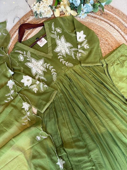 Premium Quality Pure Mul-Cotton Thread work Alia Cut Anarkali Kurti Pant Dupatta Set with Lining inside.